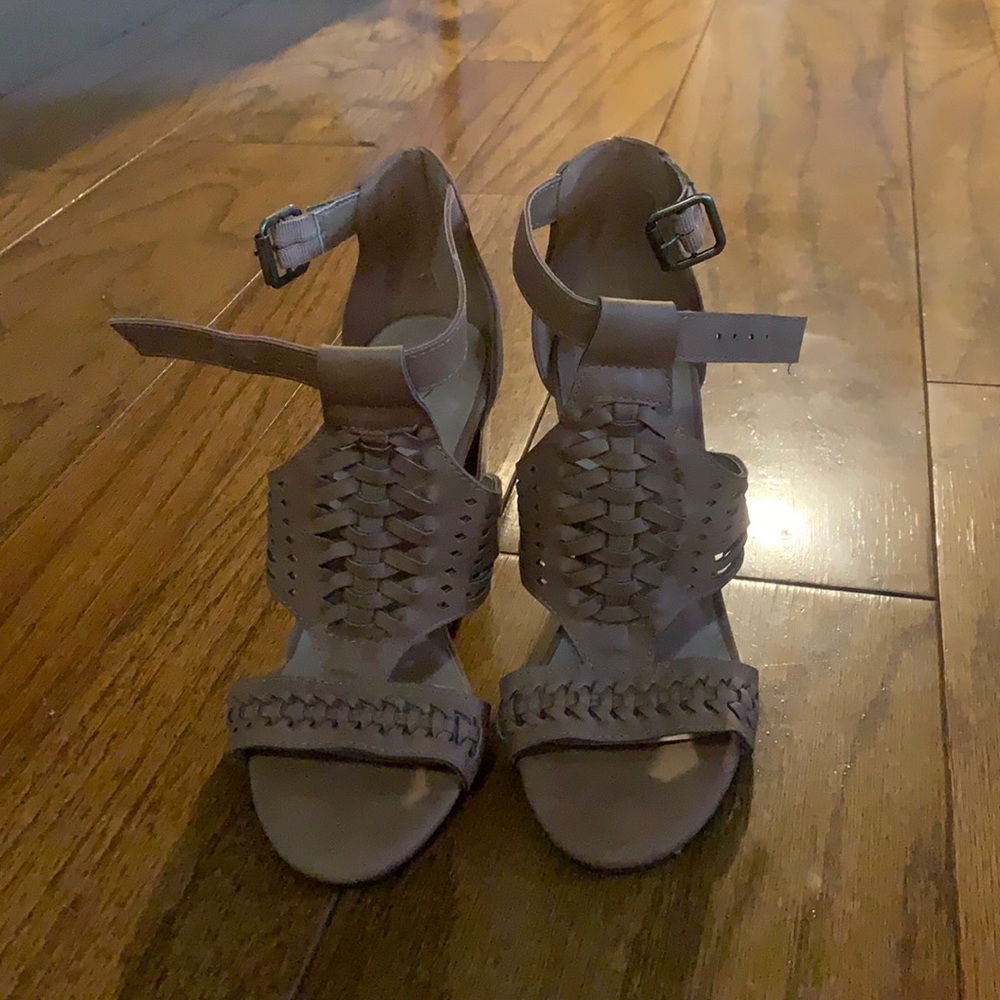 Tan colored heels size 5.5